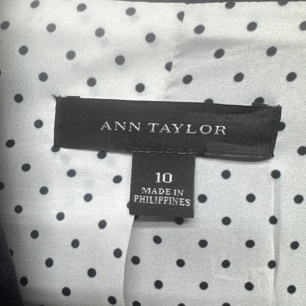 Ann Taylor excellent